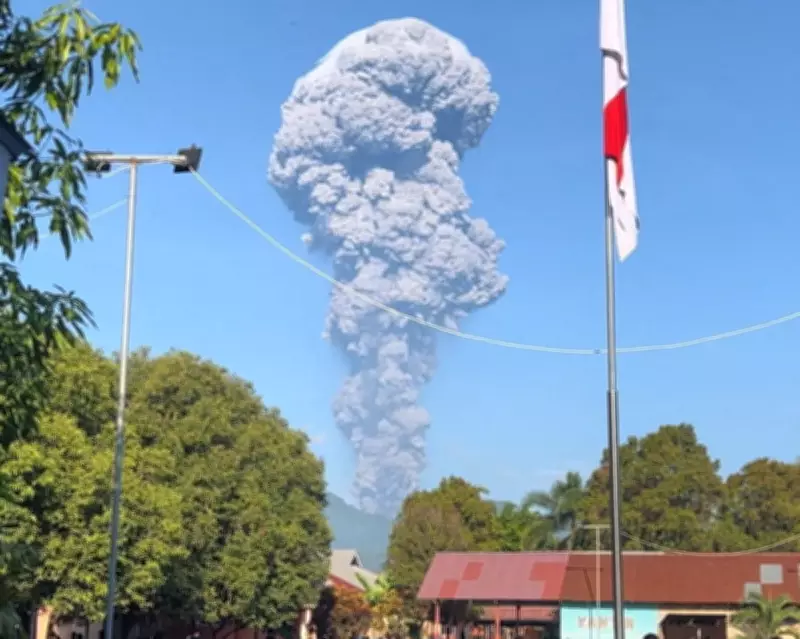 Rescuers Recover Body of Indonesian Hiker After Mount Dukono Eruption