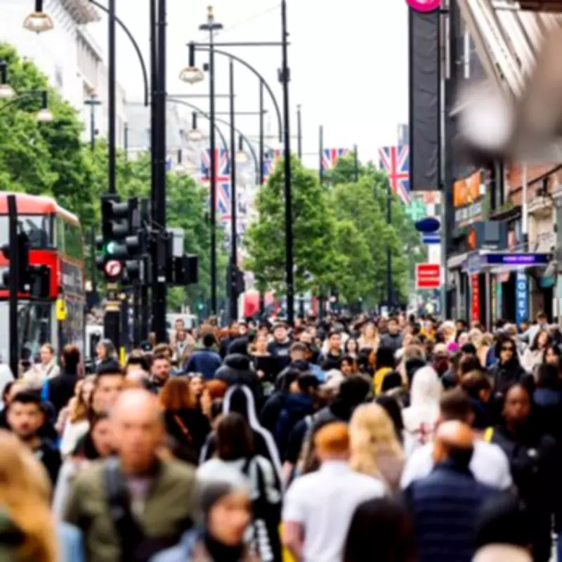 Selena Gomez Causes Massive Crowd on Oxford Street During London Visit