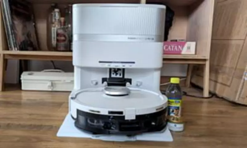 Shark PowerDetect UV Reveal Review: High-Tech Robot Vacuum and Mop Tested