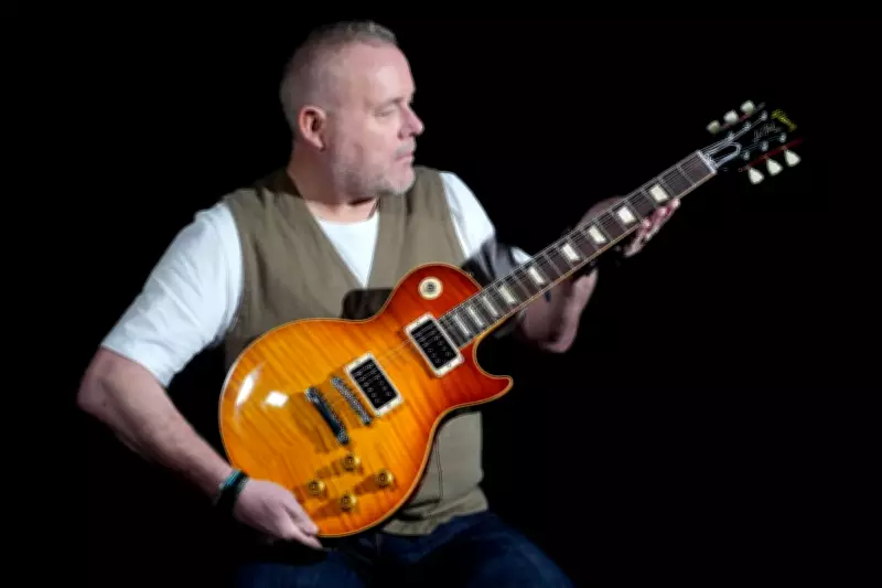 Slash's Guitar Sells for £233,100, Setting World Record at Auction