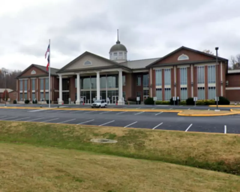Tennessee School Board Member Charged for Telling Teen 'You're Hot'
