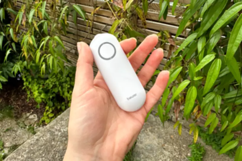 Tiny Device Relieves Mosquito Bite Itch in Seconds Using Heat Therapy