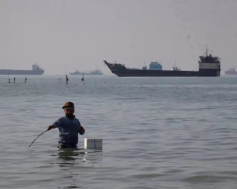 Trump Says US Navy to Guide Ships Through Strait of Hormuz
