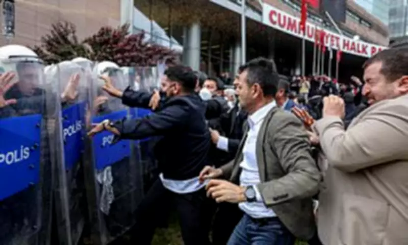 Turkish Police Storm Main Opposition Party HQ in Violent Clash
