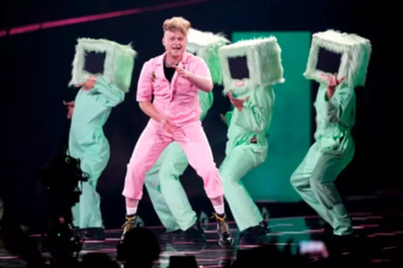 UK Eurovision Entry Look Mum No Computer Performs Tonight
