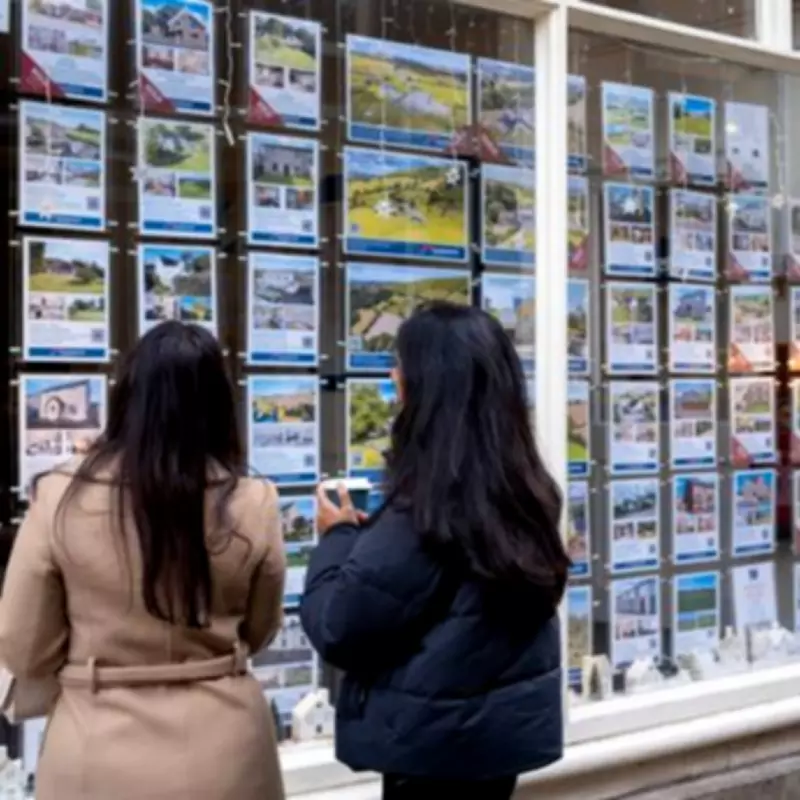 UK House Price Growth Drops to Zero; Experts Say Buyers' Time to Negotiate