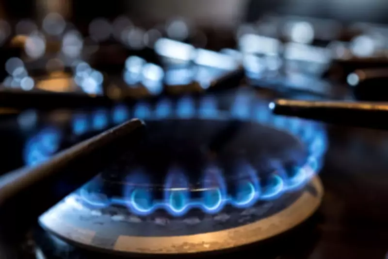 UK Inflation Falls to 2.8% in April, Lowest in Over a Year