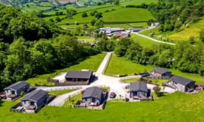 UK Staycation Costs Rise as Petrol Hits 158.52p Amid Middle East Conflict