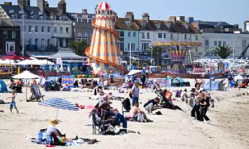 UK to be hotter than Barbados as temperatures set to hit 33C this weekend