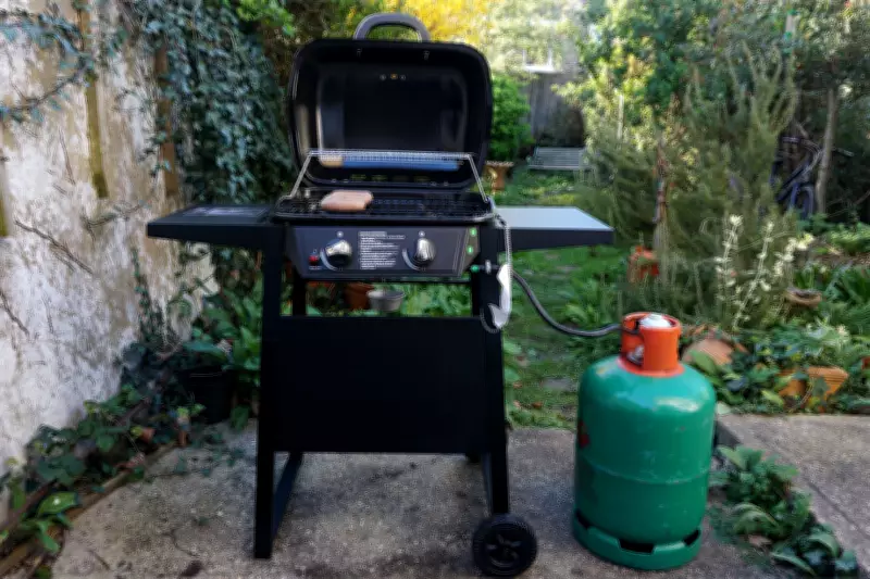 Uniflame 2 Burner Gas BBQ: Affordable Performance with Minor Compromises