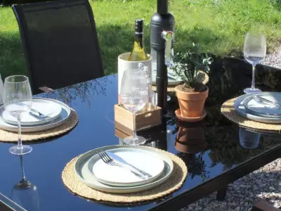 £100 Off Garden Dining Set 'Perfect' for Entertaining This Summer