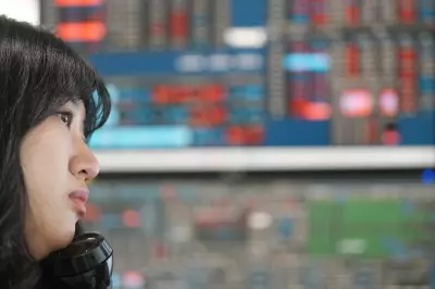 Asian Shares Mixed as AI Hype Fades and Geopolitical Worries Linger