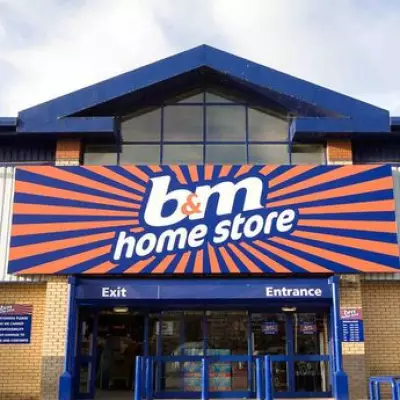 B&M £10 Neck Fan Beats Tesco £18 Model in Heatwave Budget Battle