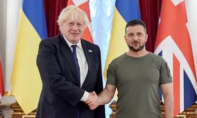 Boris Johnson Attacks Starmer Over 'Pathetic' Russian Oil Sanctions U-Turn
