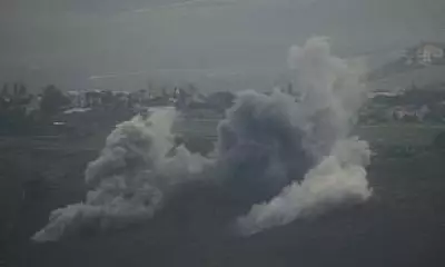 Explosions on Iran's Qeshm Island Amid Reported US Airstrikes and Peace Deal