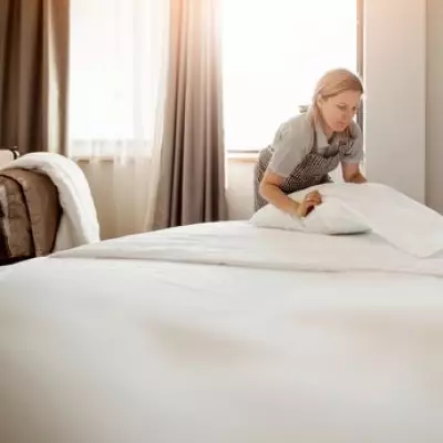 Hotel Worker Warns: Crucial Bed Bug Check Before Sleeping