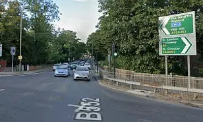 Jewish Teens Flee After Car Mounts Pavement in Suspected Anti-Semitic Attack