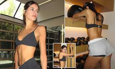 Kaia Gerber Flashes Toned Abs in Skimpy Gym Outfit on Instagram
