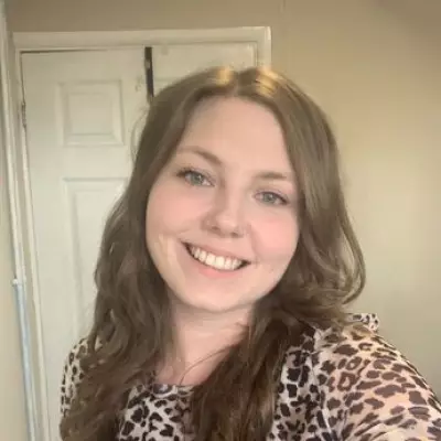 Mum, 27, Told Bowel Cancer Has Knocked Years Off Her Life After Toilet Symptoms