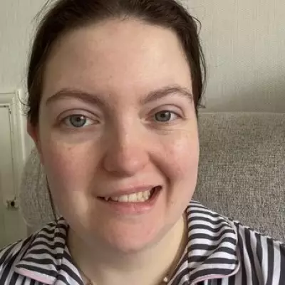 Mum's Itchy Ear Led to Facial Paralysis: Ramsay Hunt Syndrome