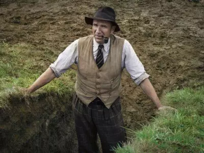 Netflix Period Drama 'The Dig' Praised as Hidden Gem for Downton Abbey Fans