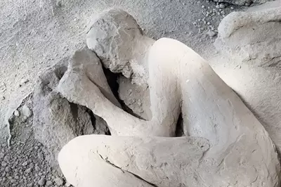 Pompeii Victim Clutching Medical Kit Identified as Ancient Doctor