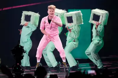 UK Eurovision Entry Look Mum No Computer Performs Tonight