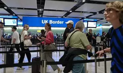 UK Net Migration Nearly Halves to 171,000, ONS Data Shows