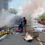 16 Killed in Indonesia Bus-Tanker Head-On Collision and Fire