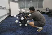 Argus Robot with 20 Legs and Eyes Can Move in Any Direction