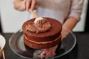 Cake Decorating Dust Dangers: Toddler Hospitalized, Nationwide Recall Issued