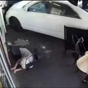 Car Ploughs into Diners at Melbourne Café, Two Women Hospitalised
