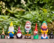 Celebrities Urge Chelsea Flower Show to End Gnome Ban Permanently