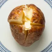 Chef's Easy Method for Perfectly Fluffy Jacket Potatoes with Crispy Skin