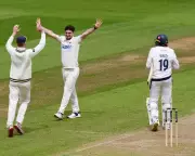 County Cricket: Nottinghamshire and Surrey Clash in Thrilling Encounter
