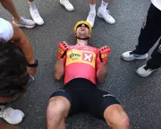 Dversnes Wins Giro Stage 15 as Milan Finale Neutralised After Rider Complaints