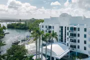 Elysium Noosa: A Stylish Coastal Retreat Overlooking the Everglades