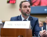 Ex-Prosecutor Charged for Sending Sealed Trump Report to Personal Email as Cake Recipe
