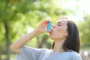 Expert Tips to Protect Lungs from Hay Fever, Dust, and Damp This Spring