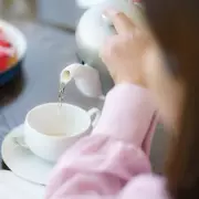 Food Reviewer Tries Most Expensive Afternoon Tea, Finds One Disappointment