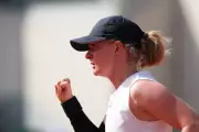 Fran Jones Defies Odds with Emotional French Open Victory