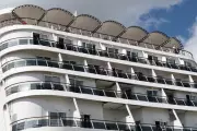 France Allows Healthy Passengers Off Bug-Stricken UK Cruise Ship in Bordeaux