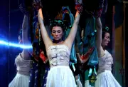 Global Photos: Frida Kahlo Opera, Robot Croupier, and More