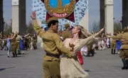 Global Photos: Victory Day in Moscow, Rubbish Removal in Gaza