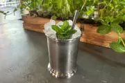 How to Make the Perfect Mint Julep at Home for Kentucky Derby