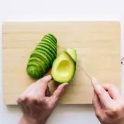 Keep Sliced Avocado Fresh and Green with This Simple Storage Trick