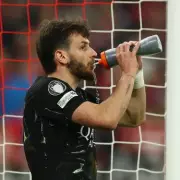 Kvaratskhelia Sends Champions League Final Warning to Arsenal After PSG Triumph