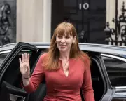 Labour Leadership Contest Intensifies as Streeting and Rayner Eye Moves