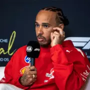 Lewis Hamilton Sheds Tear Over Arsenal Title, Recalls Sister's 'Dead Arm'