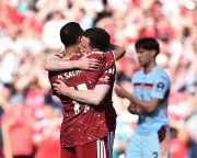 Liverpool Held by Brentford as Anfield Bids Farewell to Salah and Robertson